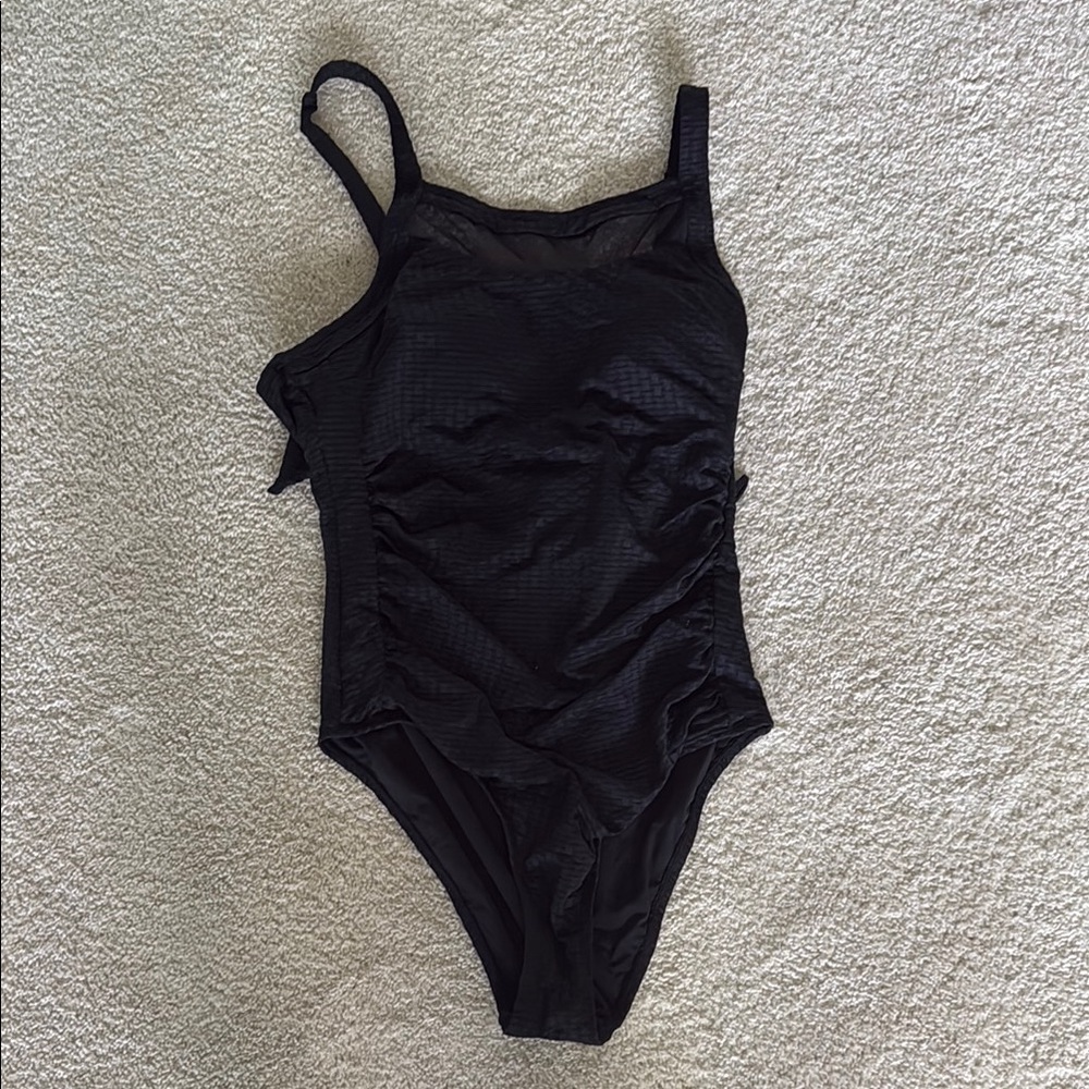 Cupshe Black One-Piece halter Swimsuit